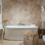 Villa 4-Bed Villa With Pool In Vabriga