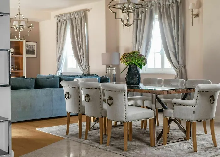 4-Bed Villa With Pool In Vabriga 빌라